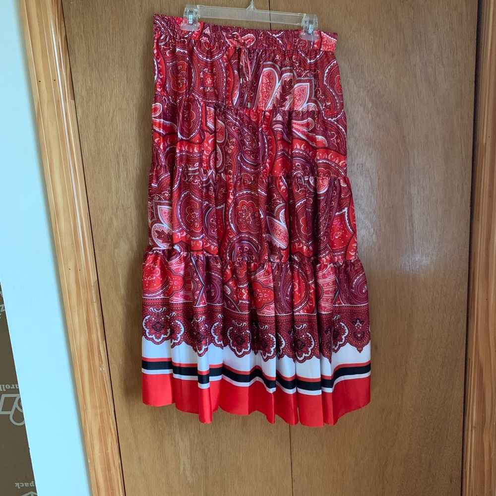 LIKE NEW Ralph Lauren Skirt *retailed for $145